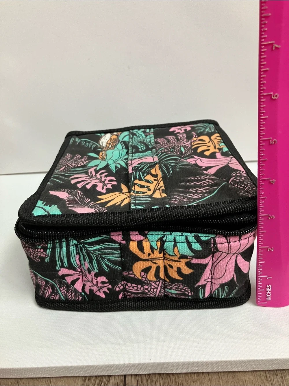 Essential oils carrying case. 30 grid